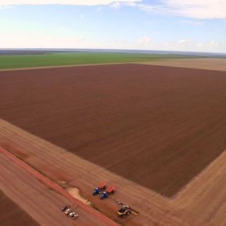 The feat involved harvesting a massive 439.73 tons of soybean in eight hours with the brand’s CR8.90 combine harvester