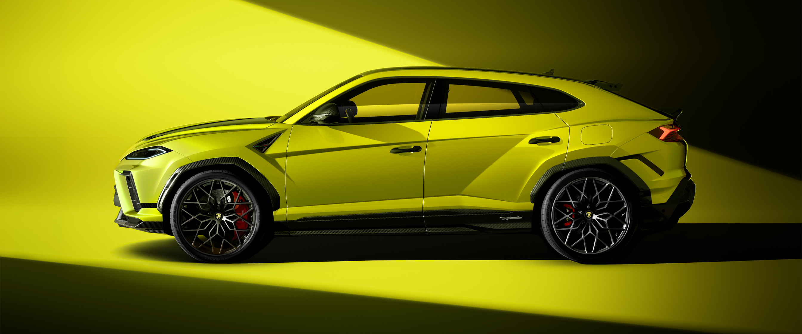 URUS SE PERFORMANTE