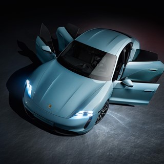 Porsche Taycan 4S