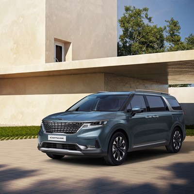 Kia Carnival Exterior Cut Front Quarter