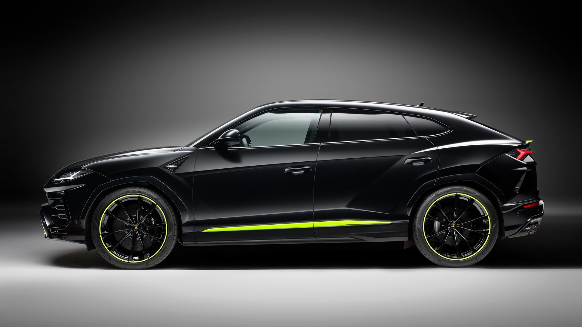 Lambo asset Italian for TNM story -editededited