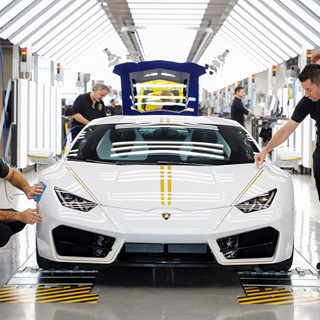 Lamborghini RWD for Pope Francis in production line 02