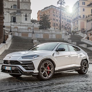 Lamborghini Urus in Rome (2)
